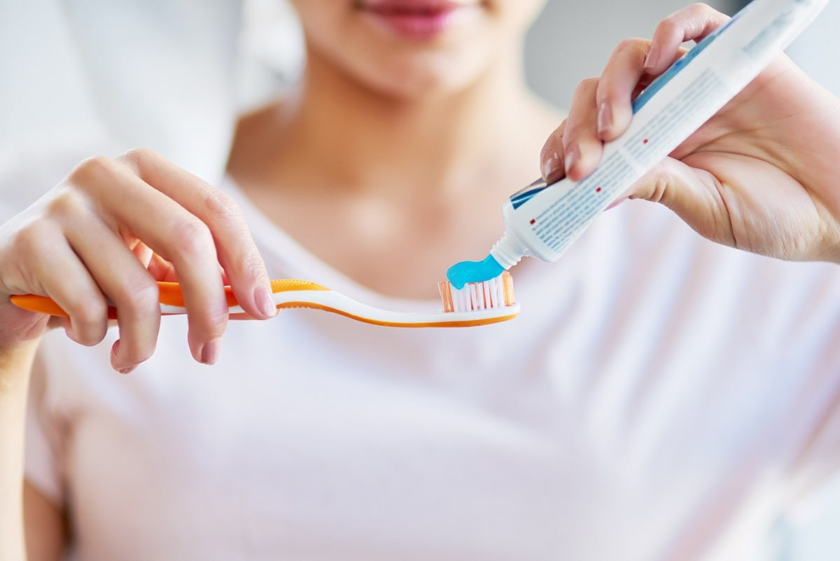 Не все зубные пасты одинаково полезны, а некоторые даже опасны - стоматолог 