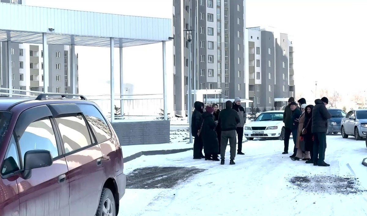 Жилье по госпрограмме: жители Талдыкоргана не могут заселиться в новые квартиры