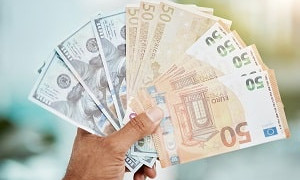 Курс доллара и евро в обменниках Алматы 22 февраля 2024 