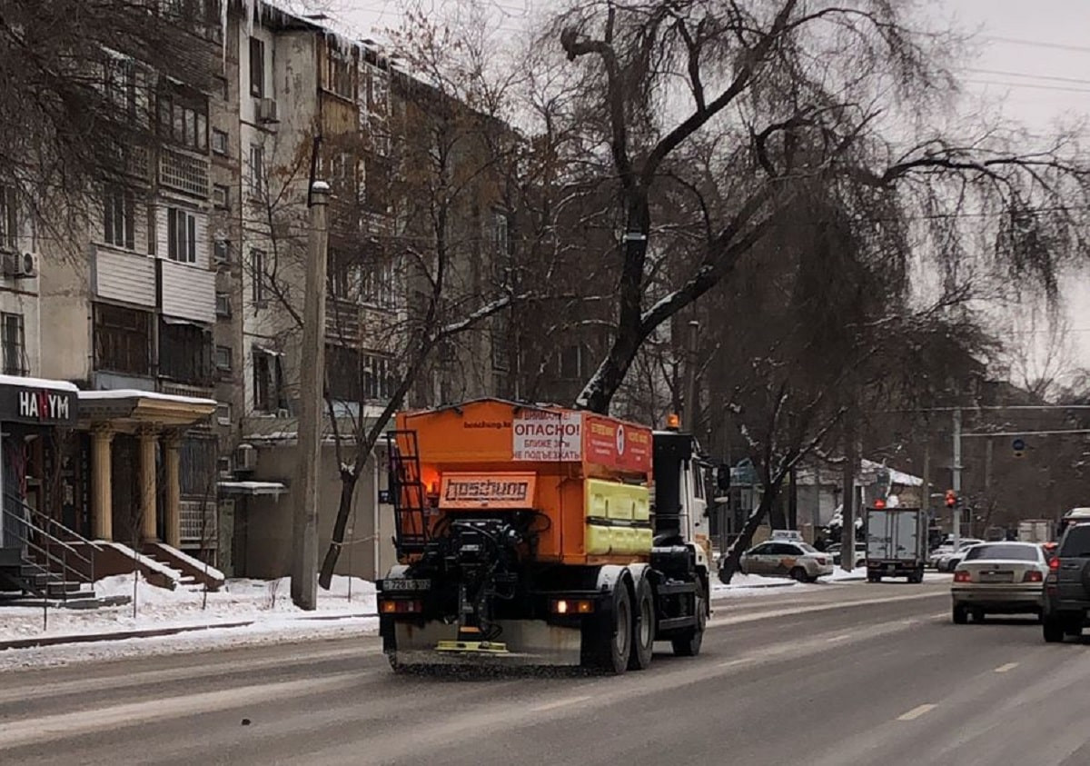 Непогода в Алматы: коммунальные службы готовятся к гололедным явлениям
