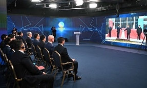 Токаев в формате телемоста принял участие в церемонии открытия Транспортно-логистического центра в г. Сиане