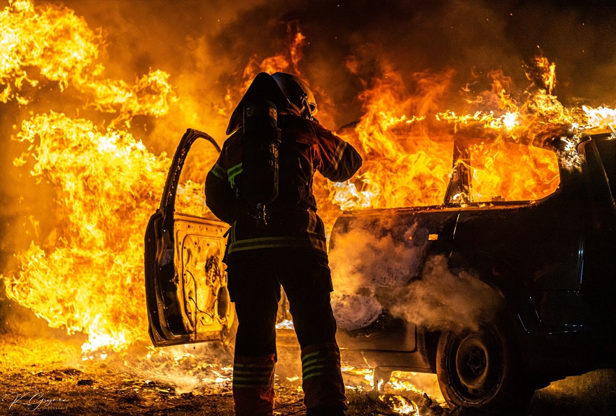 Чудом выжили: в СКО в автомобиле едва не сгорели заживо люди