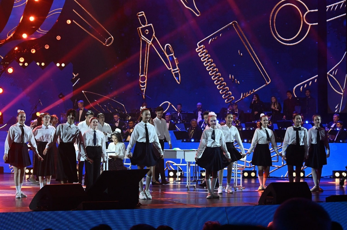Әлемнің жарығы: Алматыда 8 наурызға арналған концерт өтті