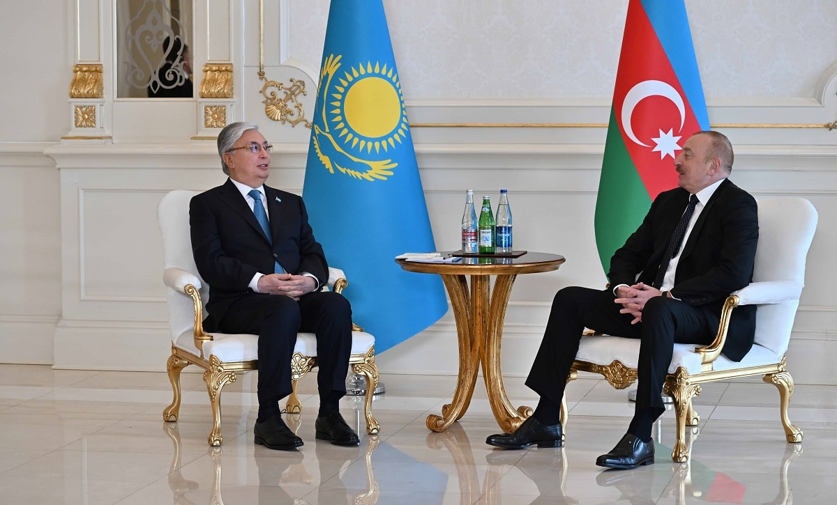 Глава государства провел переговоры с Президентом Азербайджана