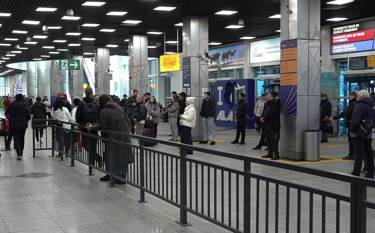 Снегопад в Алматы: аэропорт работает в штатном режиме