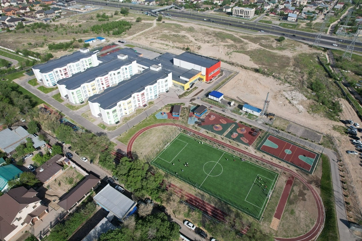 В Алматы ведется строительство пяти пристроек к школам 