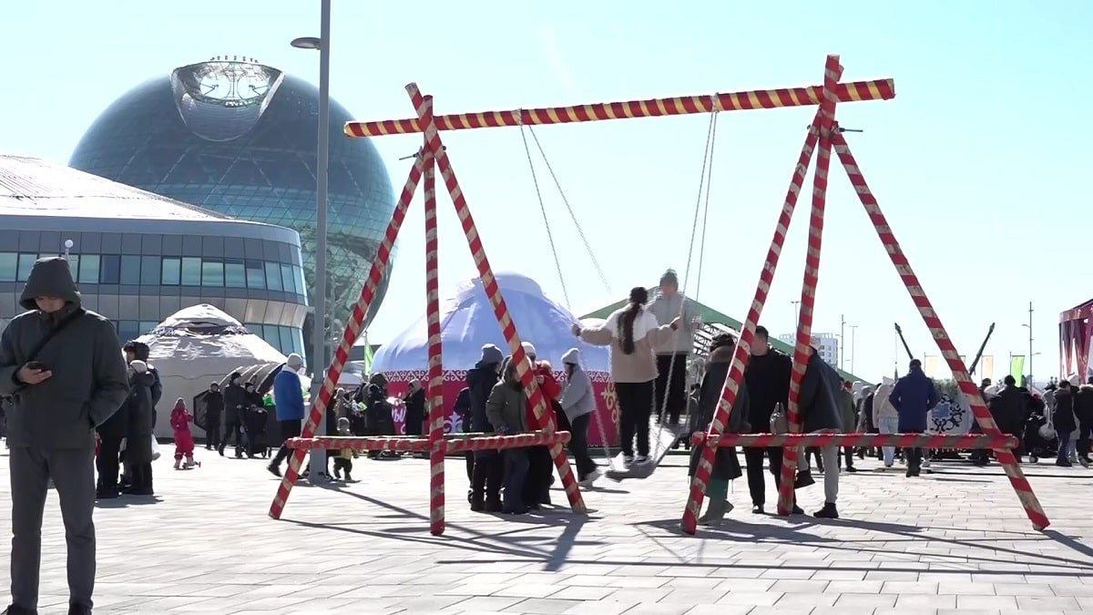 Наурызнама: Астанада шетелдік 50 шебердің қолөнер туындысы көрмеге қойылды