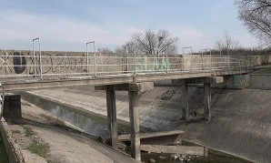 Наболевшая проблема: опасный мост огородили перилами в Алматинской области