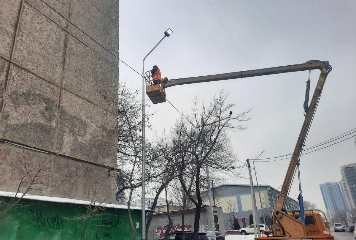 Более 110 светильников заменили в Бостандыкском районе Алматы