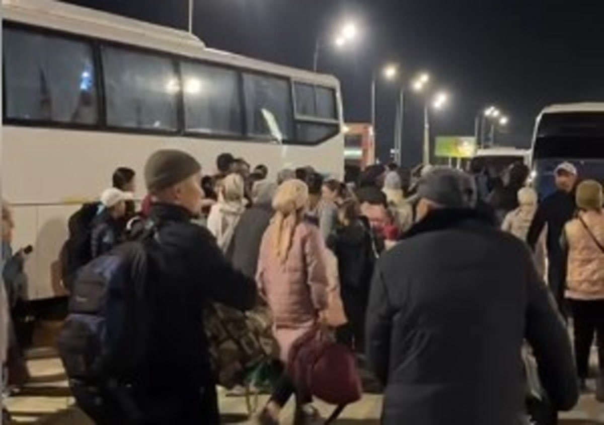 12 тыс. человек эвакуировали из Кульсары (видео)