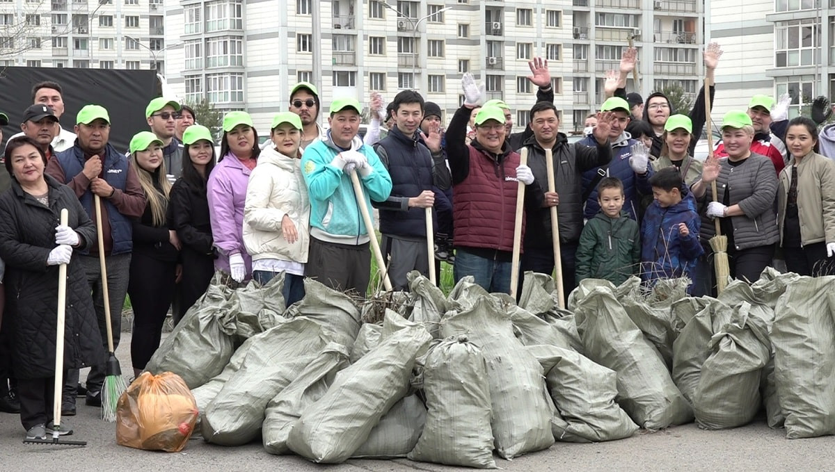Алматы – наш общий дом: в мегаполисе продолжается очистка территорий от мусора
