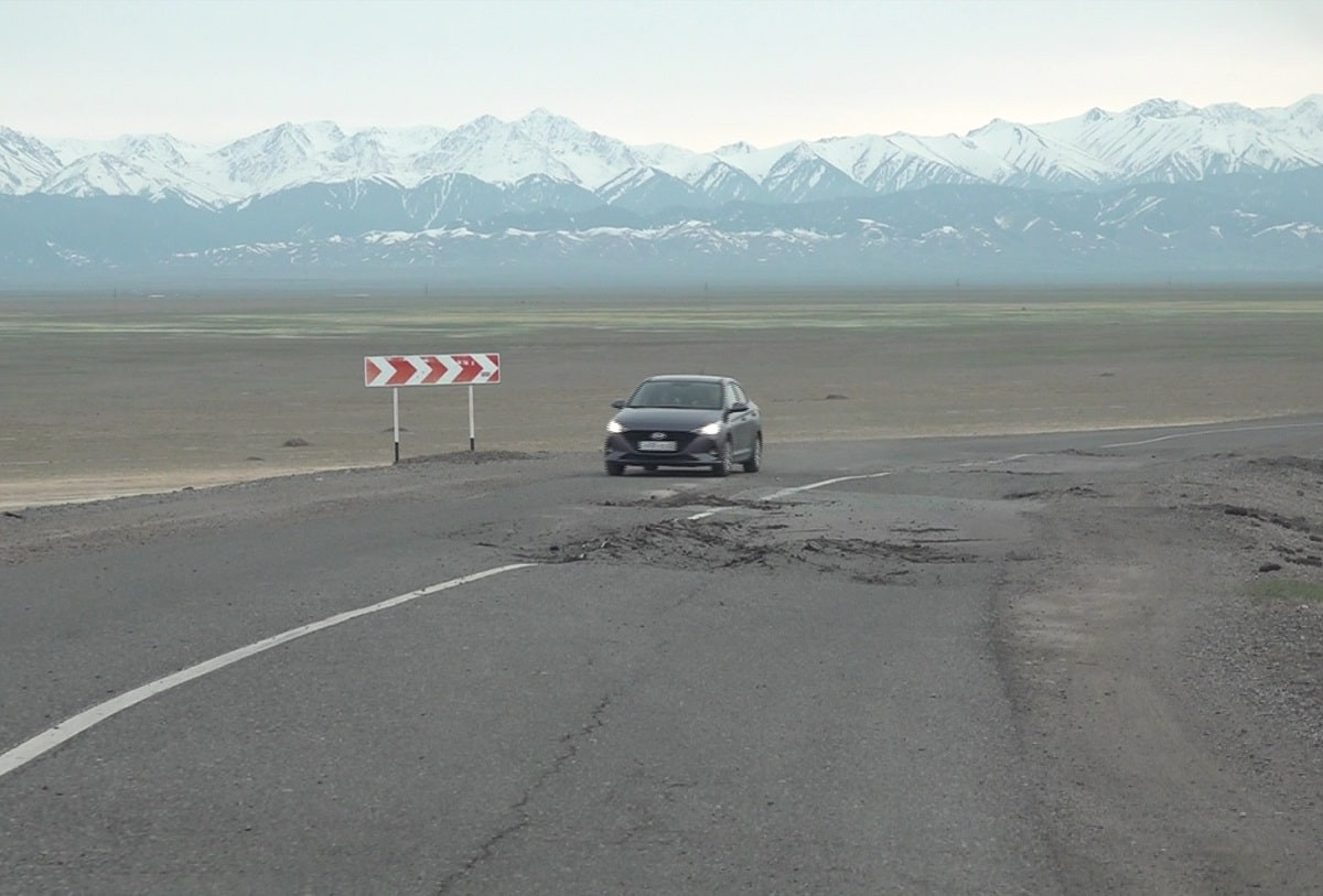 Требует ремонта: водители жалуются на республиканскую трассу Кеген-Алматы