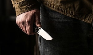 В Австралии подросток с ножом напал на двух священнослужителей