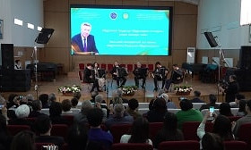 Алматыдағы үлкен концерт залдарының біріне Оңдасын Абдуллаевтың есімі берілді