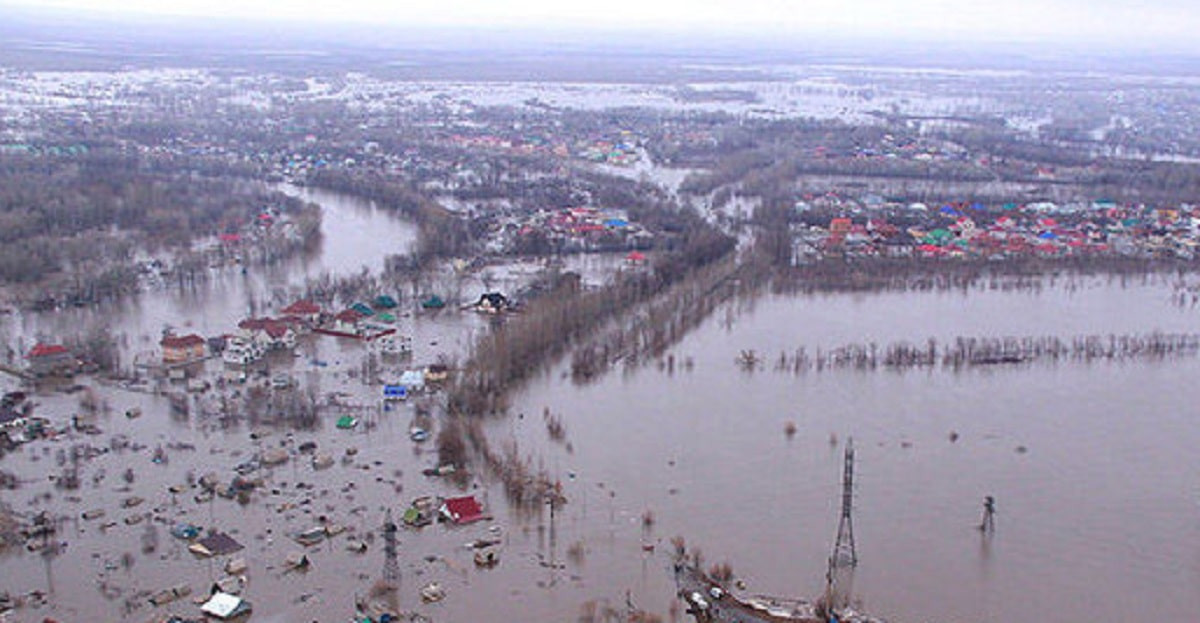 Уровень реки Урал в Уральске превысил критическую отметку