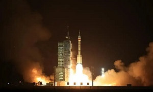 Қытай «Шэньчжоу-18» ғарыш кемесін ұшырды