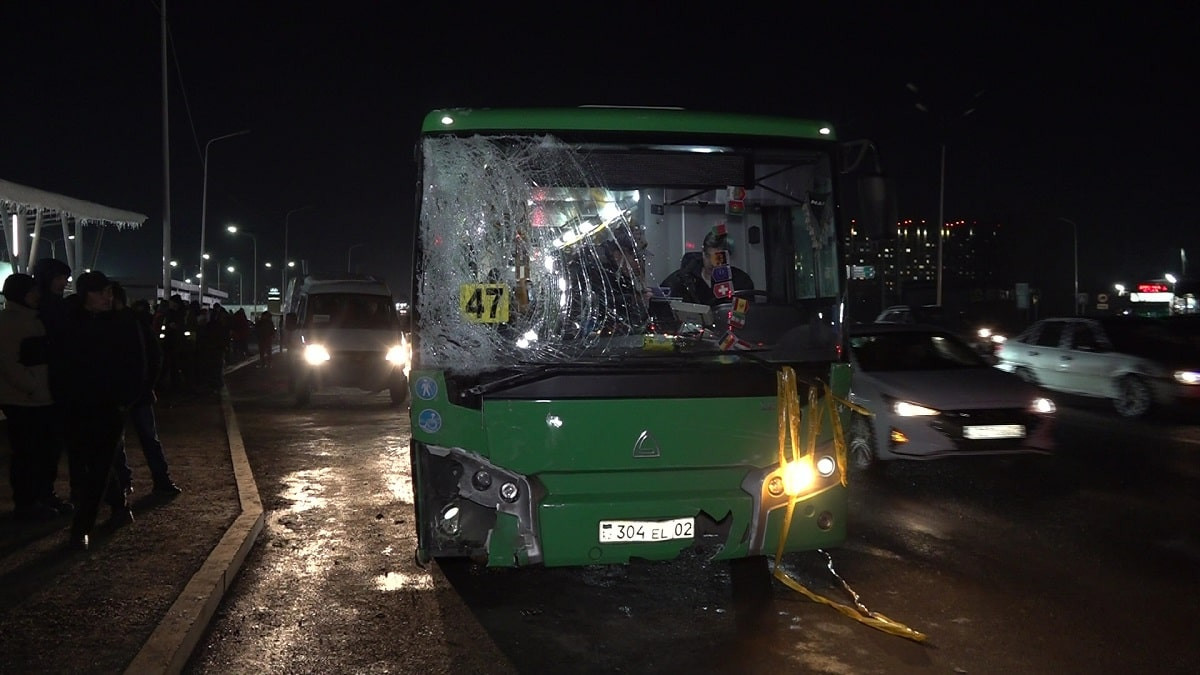 Жантүршігерлік автобус апаты: жүргізушісін ұрған жолаушыға қатысты сот үкімі шықты