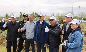 Алматыдағы игі дәстүр: Жетісу ауданының тұрғындары 100 алма ағашын отырғызды