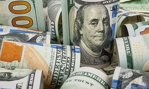 Спускаясь вниз: что происходит с долларом в Казахстане
