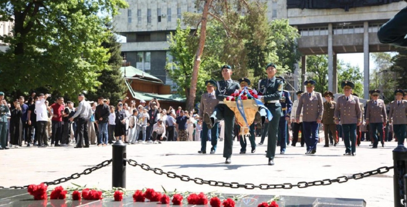 Алматыда әскери қызметшілер Қазақстанның бірінші қорғаныс министрін еске алды