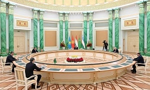 Глава государства встретился с секретарями советов безопасности стран Центральной Азии