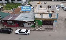 Незаконный коммерческий объект сносят в Алматы по решению суда