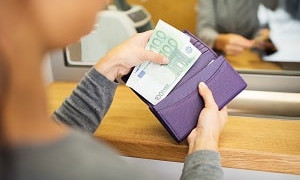 Курс доллара и евро в обменниках Алматы 24 мая 2024 