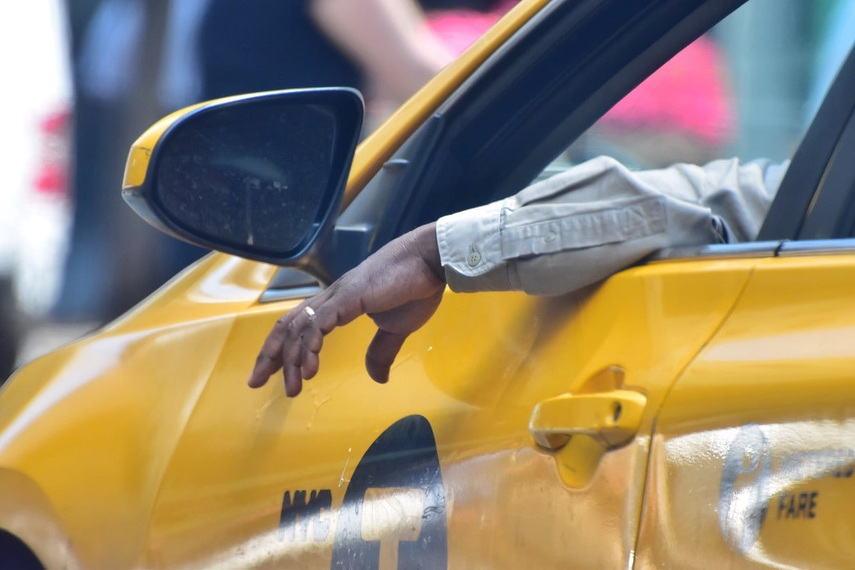 Мұнайлы ауданында такси жүргізушісін пышақтап кетті