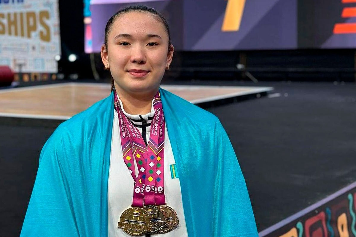 Казахстанская штангистка выиграла юношеский чемпионат мира