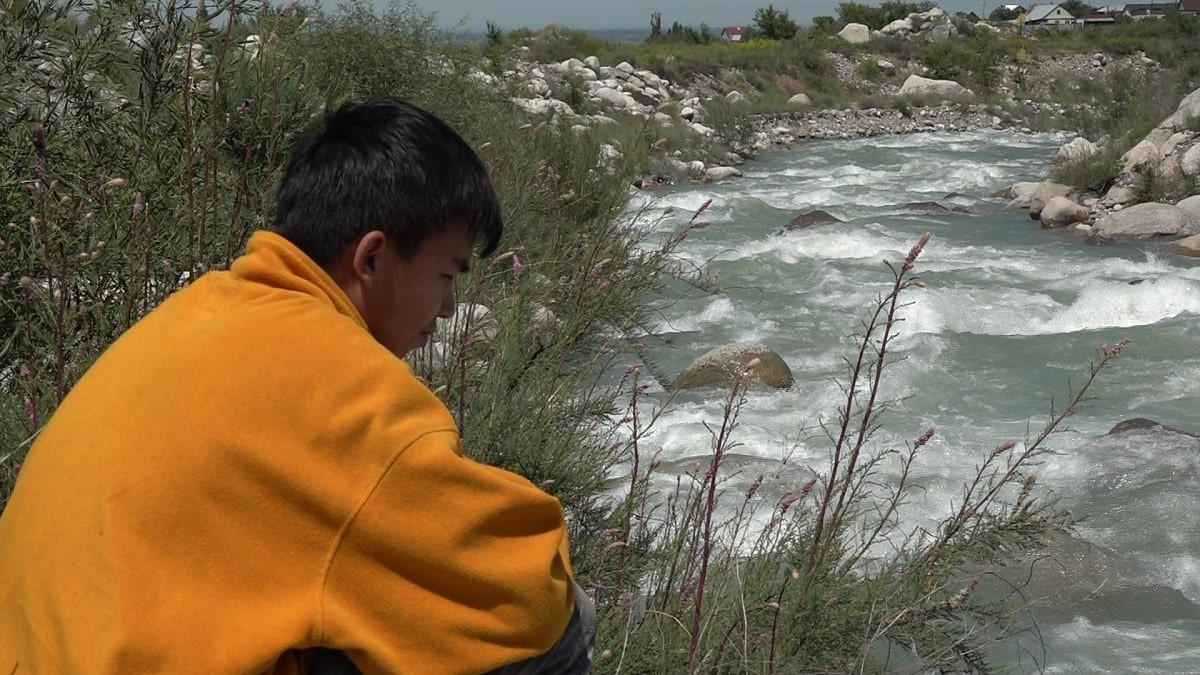 Загадочная смерть: тело матери четверых детей нашли на реке в Талгаре