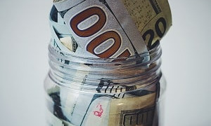 Курс доллара и евро в обменниках Алматы 1 июня 2024