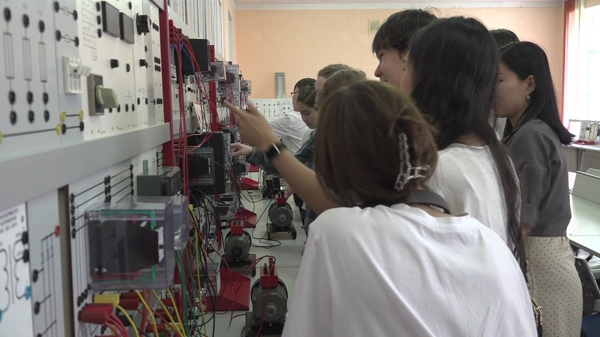 Алматылық оқушылар колледжде шеберлік сағатына қатысады