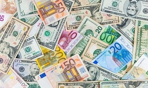 Курс евро и доллара в обменниках Алматы 10 июня 2024 
