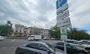 Абонементы на платную парковку планируют внедрить в Алматы