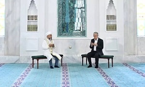 Президент посетил мечеть Хазрет Султан в Астане 