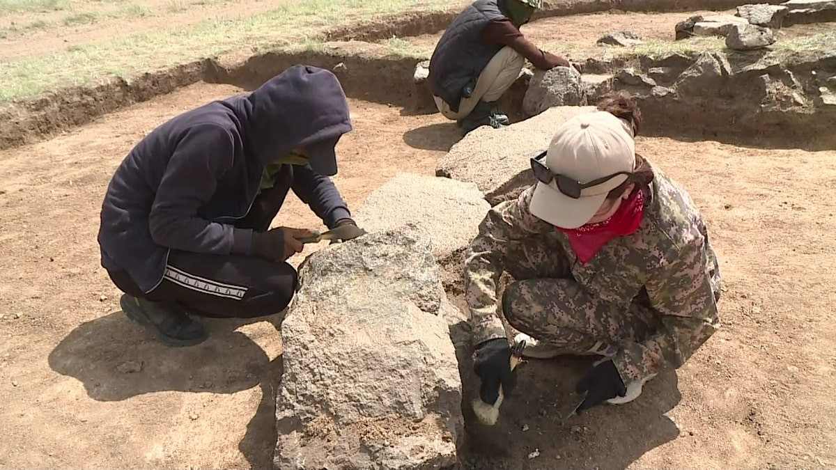 Историческая находка: кинжал эпохи саков нашли карагандинские археологи