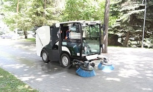Алматы Жазы: в масштабной уборке улиц участвуют больше 2 тыс. единиц техники и рабочих