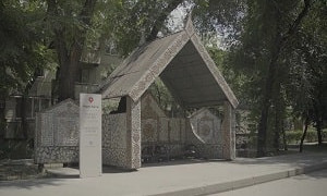 Уникальные остановки: в Алматы запустили культурный проект «Посмотрите направо»