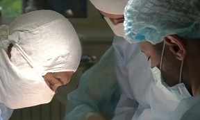 Павлодарские врачи спасли женщину от инвалидности