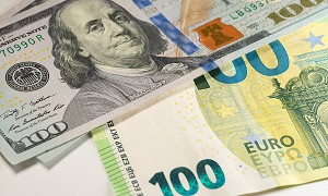 Курс евро и доллара в обменниках Алматы 26 июля 2024