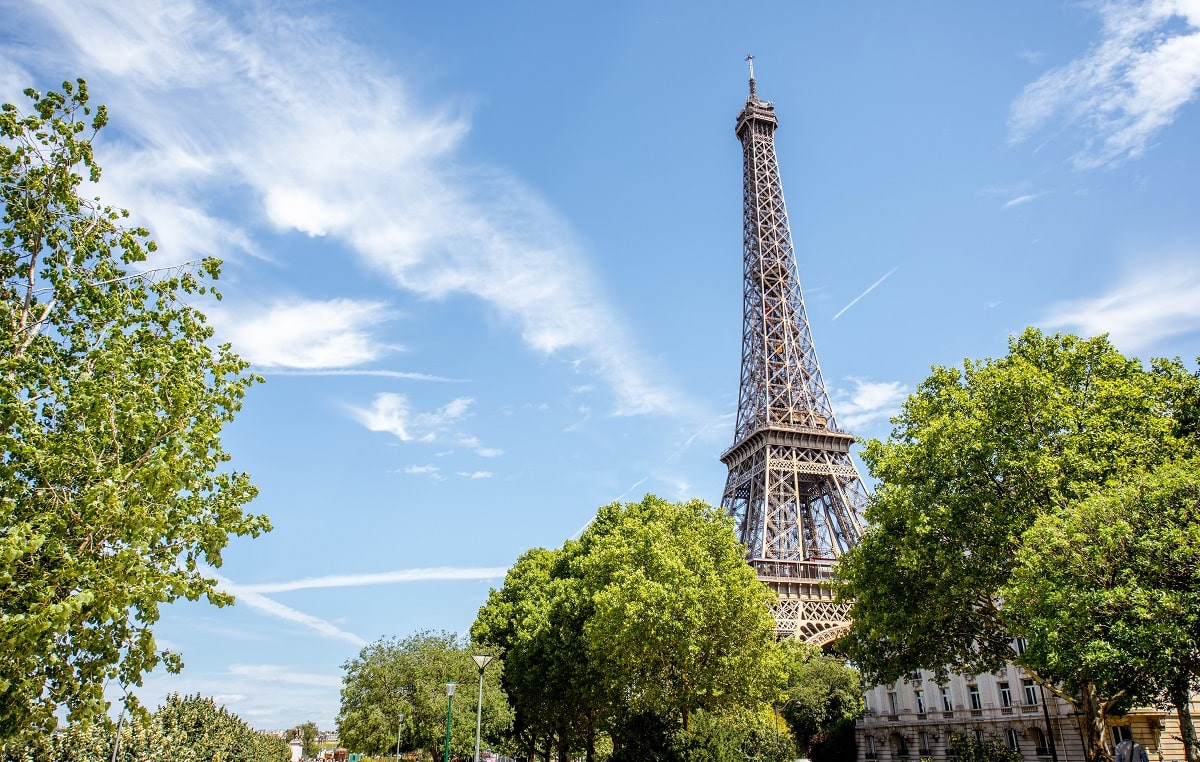 Аптап ыстық: Парижде ауа температурасы күрт көтерілді