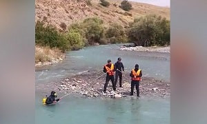 Роковое селфи: спасатели третий день ищут девушку, упавшую в горную реку