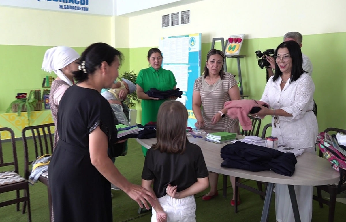 Мектепке жол: Алматыда 12 мыңнан астам оқушыға әлеуметтік қолдау көрсетіледі