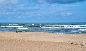 Приостановить поток туристов призывает эксперт в Актау