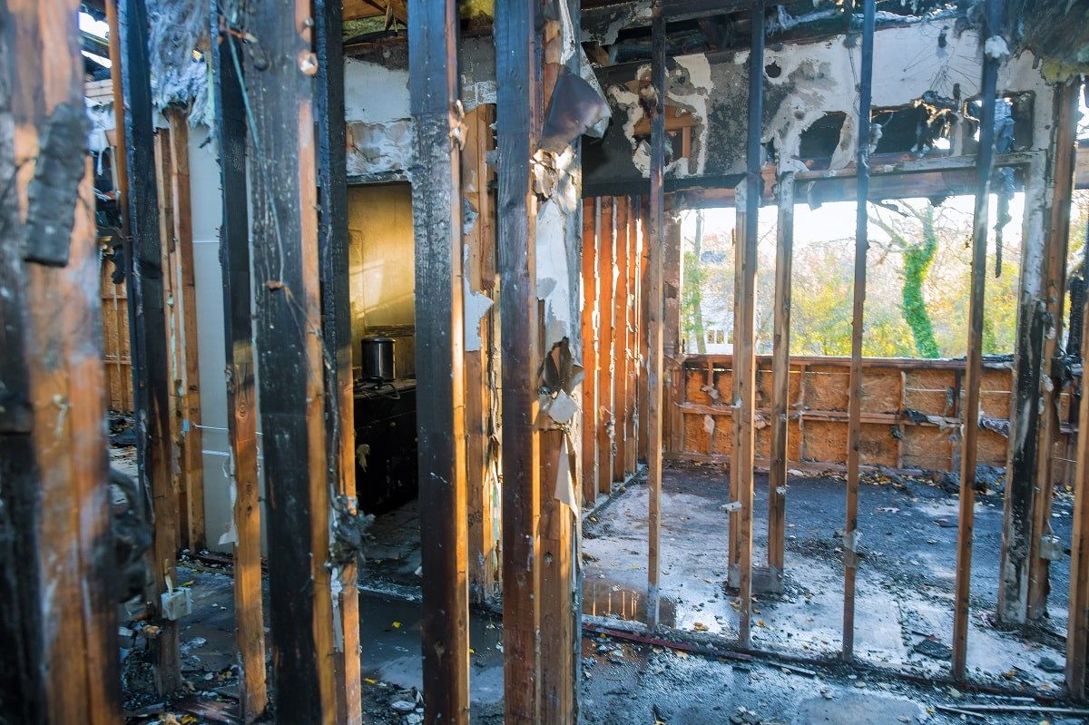Без крыши над головой: в Балхаше сгорел двухэтажный дом