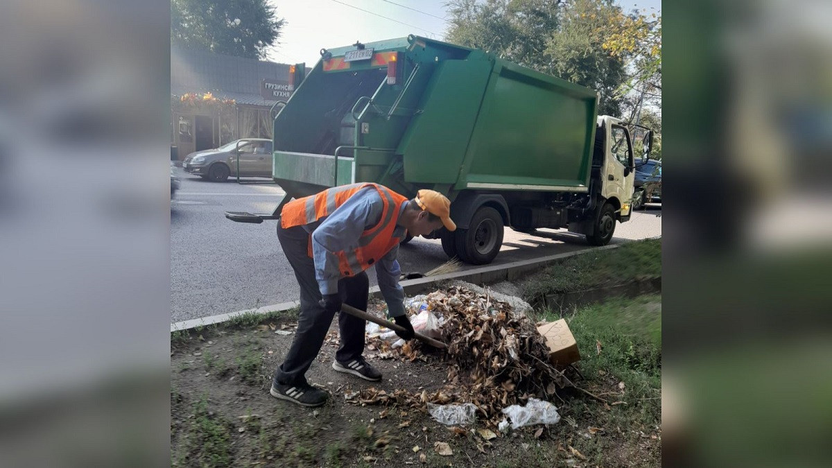 Неделя чистоты: в Алматы провели масштабную уборку в преддверии Дня города